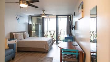 Safe på rommet, strykejern/-brett, wi-fi (inkludert) og sengetøy