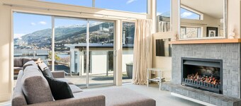 Lake Views on Yewlett - Queenstown Holiday Home