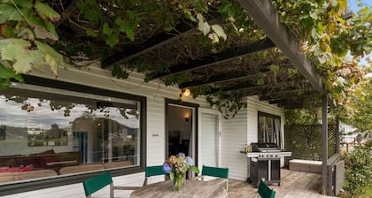 Ruhe am See - Lake Taupo Ferienhaus