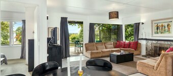 Wharewaka Bach - Lake Taupo Holiday Home