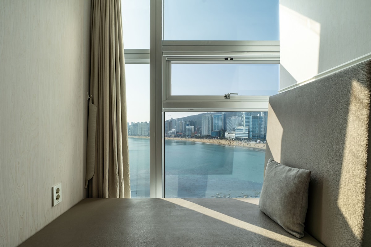 Superior Room, Sea View | 1 bedroom, down comforters, individually decorated