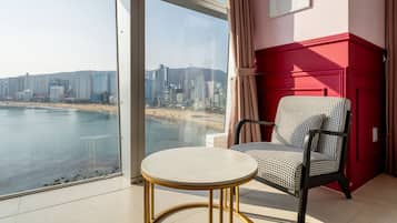 Chambre Premium, vue mer | 1 chambre, couette en duvet d'oie, décoration personnalisée