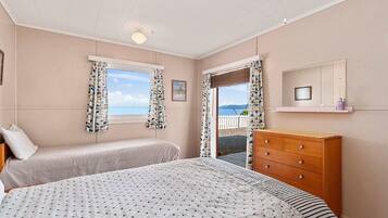 2 bedrooms, iron/ironing board