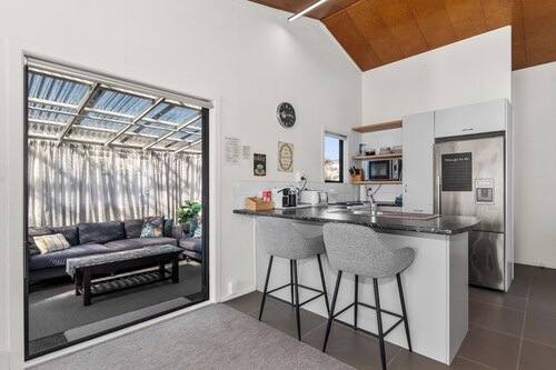 Sunnyside Spa Retreat - Mangawhai Holiday Home