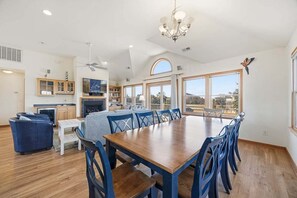 Dining - Good Day Sunshine | 1589 ft from the beach | Private Pool, Hot Tub | Duck (Duck)