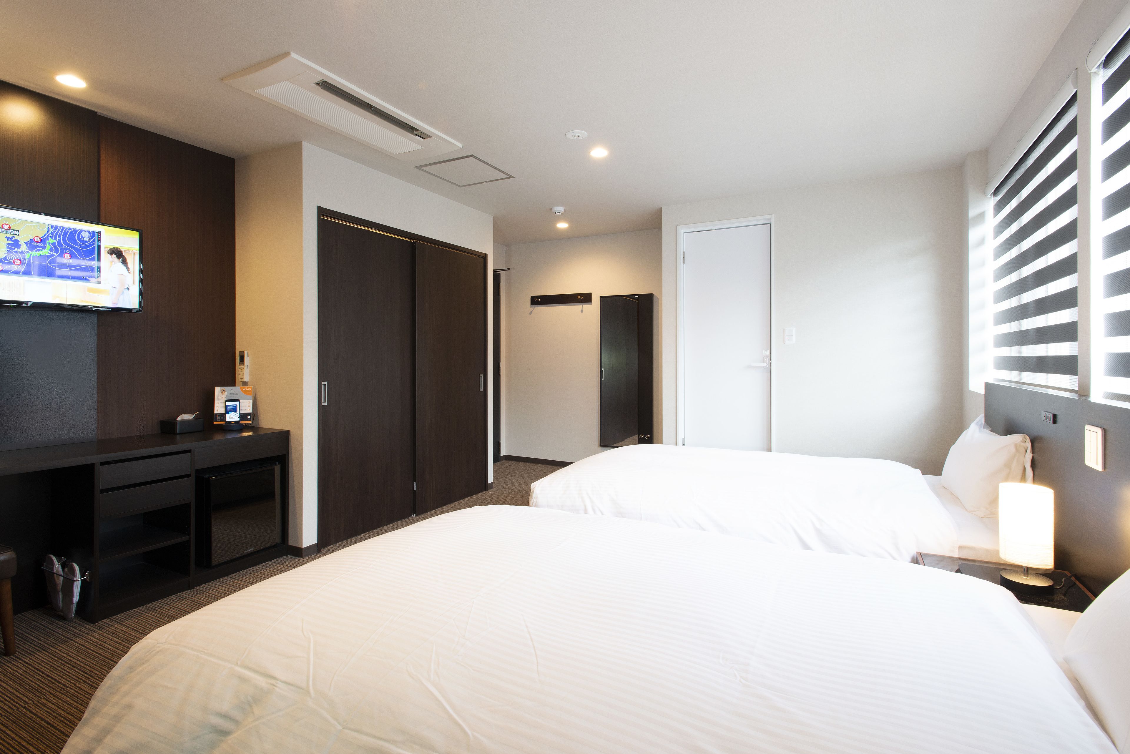 deluxe twin room | 1 bedroom, premium bedding, down duvets, in-room safe