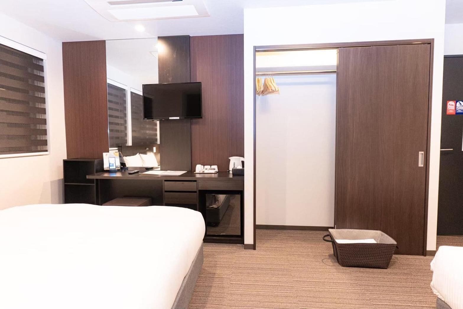 1 bedroom, premium bedding, down duvets, in-room safe