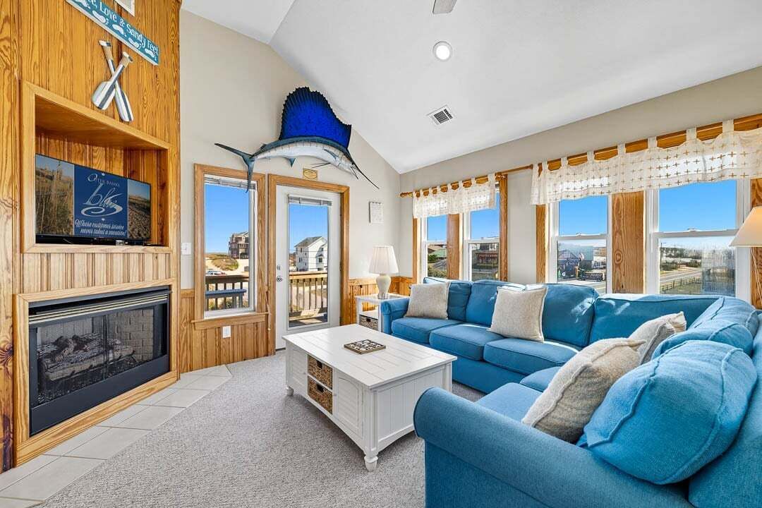 Fernseher, DVD-Player, Tischtennisplatte