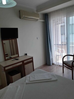 Habitación básica doble | Wifi gratis y ropa de cama