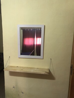 Phòng 2 giường đơn phong cách cổ điển | Quang cảnh sân vườn