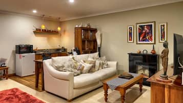 Smart TV, DVD player, video library
