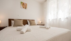 3 Schlafzimmer, Bügeleisen/Bügelbrett, WLAN, Bettwäsche