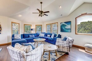 Televisión LED, reproductor de DVD y estéreo 