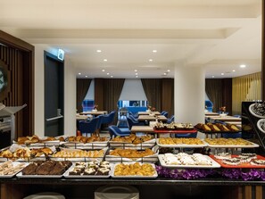 Petit déjeuner buffet compris tous les jours