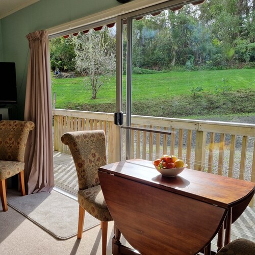 "Palm Haven' Swanson,
peaceful semi-rural lifestyle living.