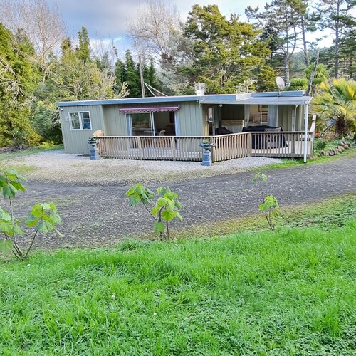 "Palm Haven' Swanson,
peaceful semi-rural lifestyle living.
