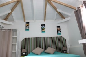 1 chambre, fer et planche à repasser, Wi-Fi gratuit, draps fournis