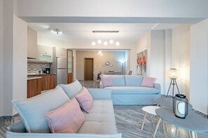 TV, fireplace, ping pong