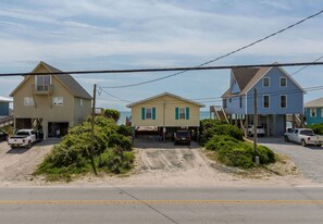 Unclassified image, 4 of 27, button - Beach Bofs - Classic 4BR Home on the 2nd Row; Covered Porch! (Surf City)