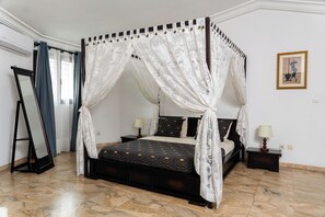 Coffres-forts dans les chambres, rideaux occultants