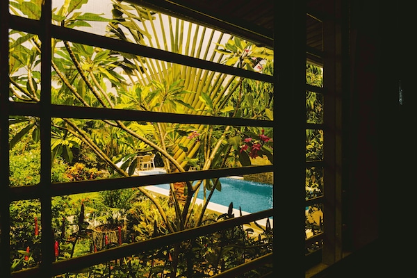 Comfort dubbelrum (Jasmine) | Värdeförvaringsskåp på rummet, mörkläggningsgardiner och ljudisolering