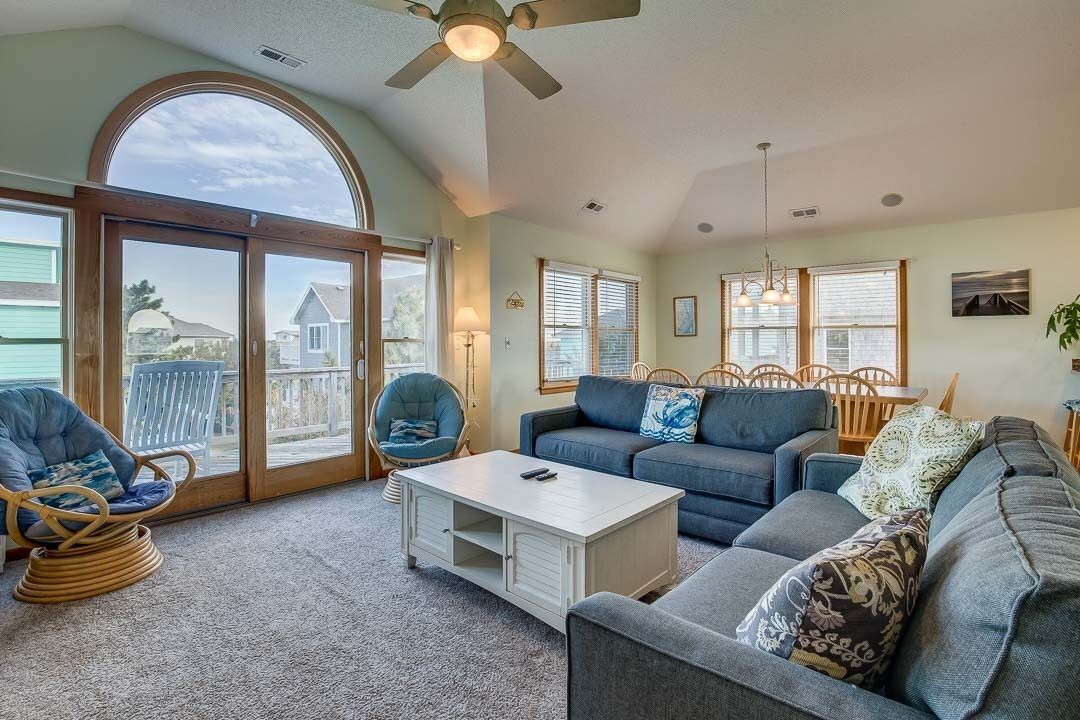 TV, DVD-spiller og stereoanlegg