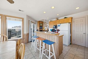 Dining - Sandy Toes | 499 ft from the beach | Dog Friendly, Private Pool, Hot Tub | Kill Devil Hills (Kill Devil Hills)