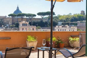 Terrace/patio - Rental In Rome Sistina View Terrace Apartment (Rome)