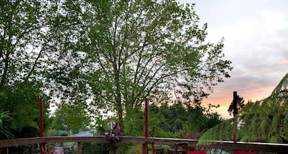 Our Tree house, private rural retreat .
