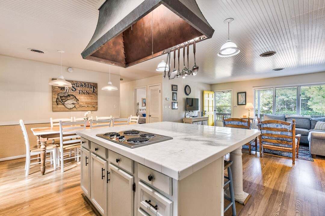 ثلاجة، ميكروويف، فرن، موقد طهي مسطح