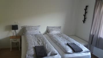 Studio | Individually decorated, individually furnished, free WiFi, bed sheets