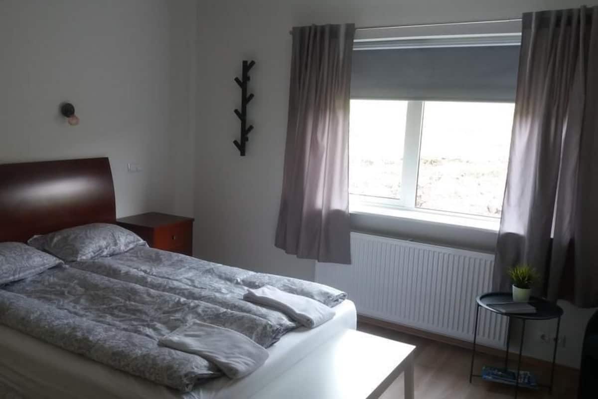 Studio | Free WiFi, individually decorated, individually furnished, bed sheets