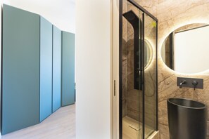 Apartment | Bathroom - Rental In Rome St. Peter's View Terrace (Rome)