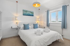 6 bedrooms, iron/ironing board, free WiFi, bed sheets - Am Byth - Spectacular Sea Views and Hot Tub (Saundersfoot)
