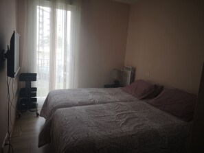 3 間睡房、熨斗/熨衫板、上網、床單