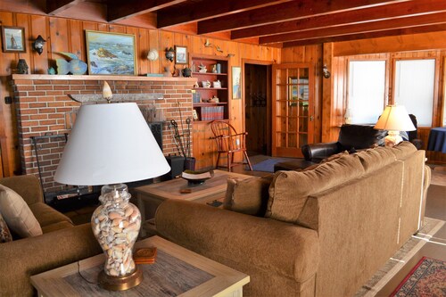 Oceanfront 5B / 3Ba vuodepaikkoja 10 w / Hot Tub, näkymät, Ping Pong