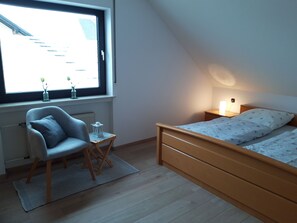 2 عدّة غرف نوم وواي فاي وملاءات أسرّة