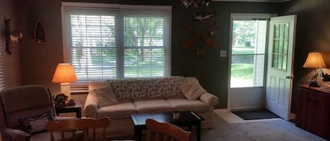 Cottage, Lake View | Living room