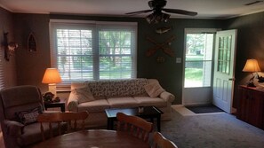 Cottage, Lake View | Living room - The Pentwater House (Pentwater)