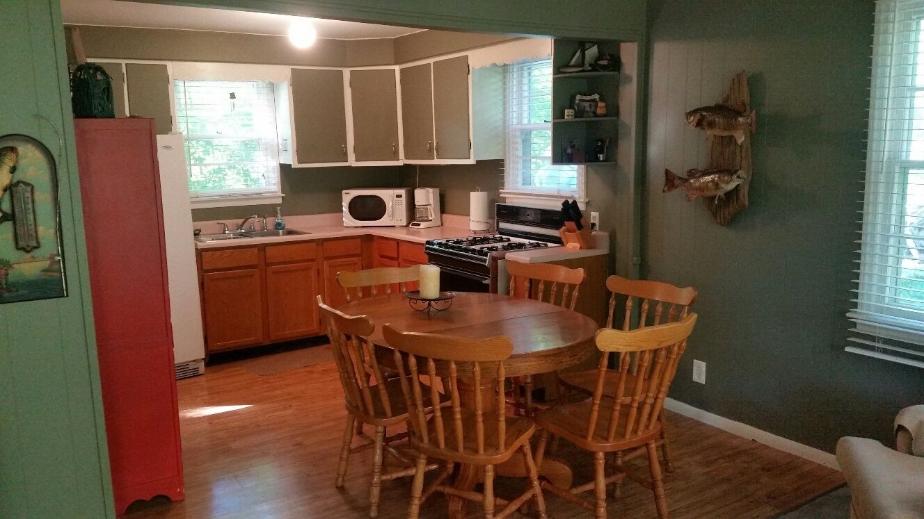 Cottage, Lake View | In-room dining
