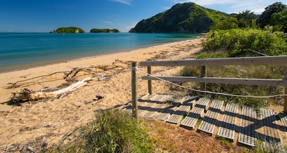 Beach Tata - Golden Bay Bach (Tata Beach)