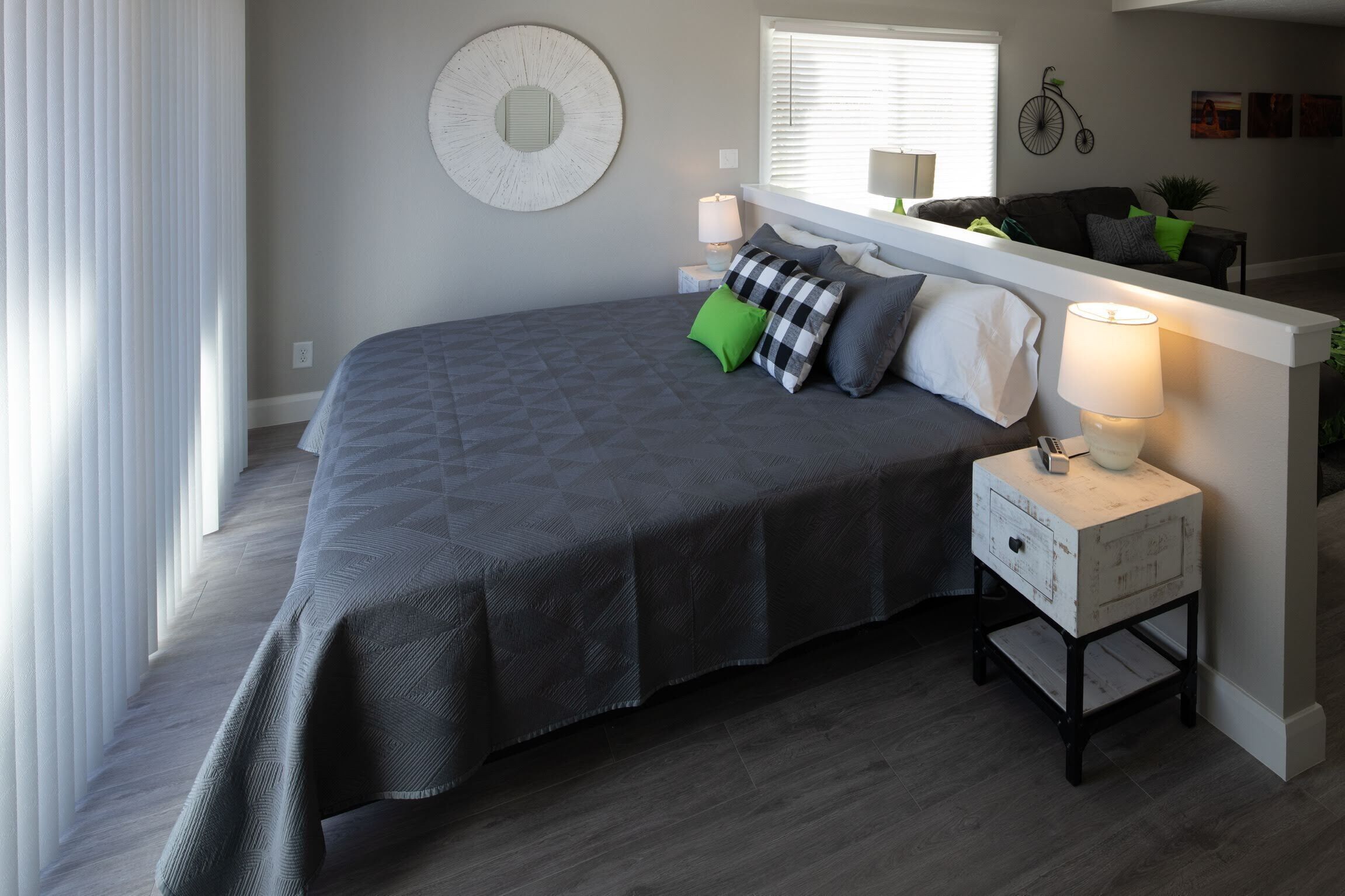 Iron/ironing board, WiFi, bed sheets