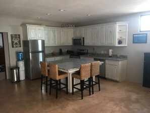 Fridge, microwave, oven, stovetop - Beautiful Upper Level Condo Two Bedroom, Two 1/2 Bath Unit. (Bahía la Choya)