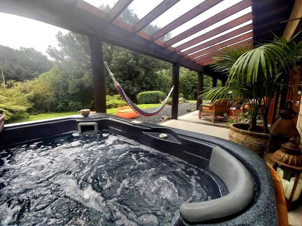 Bain à remous extérieur