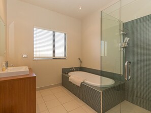 Bathtub