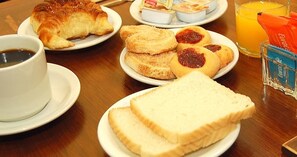 Colazione continentale inclusa, servita tutte le mattine 