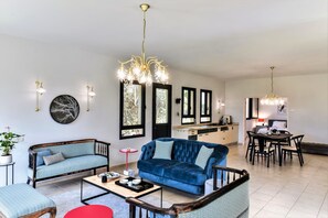 Classic Suite | Living area