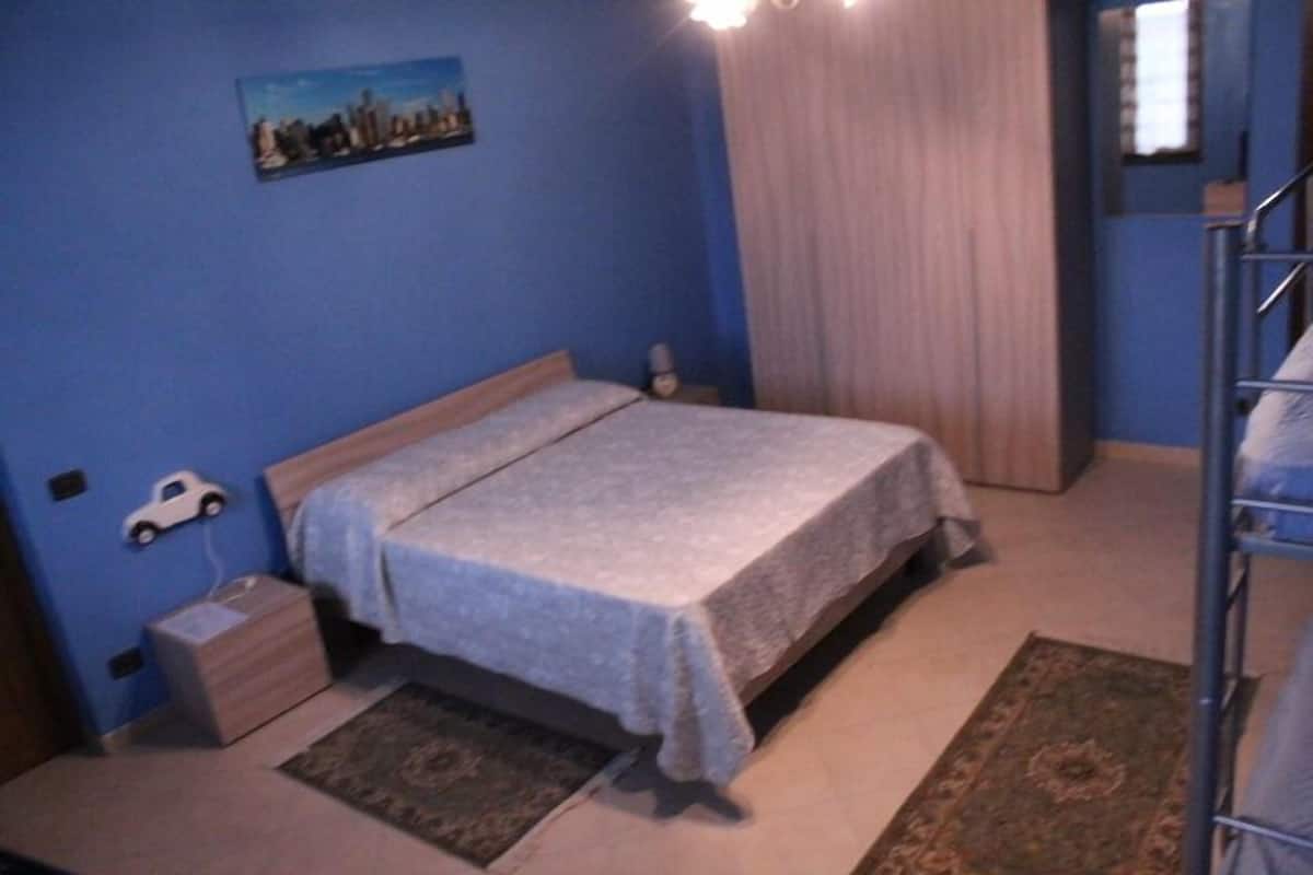 Quadruple Room | Down duvets, free cots/infant beds, rollaway beds, free WiFi
