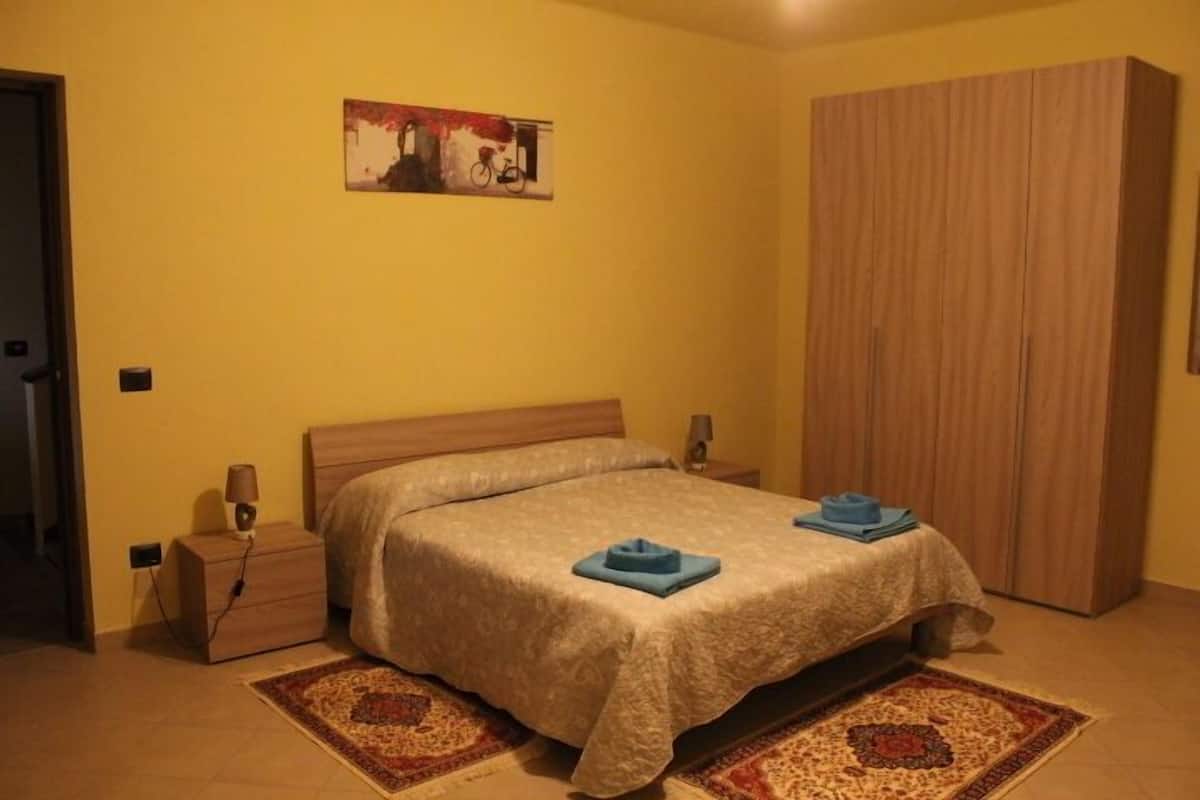 Double Room | Down duvets, free cots/infant beds, rollaway beds, free WiFi