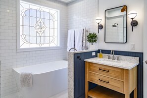 Badewanne, Fußbodenheizung (Badezimmer), Handtücher